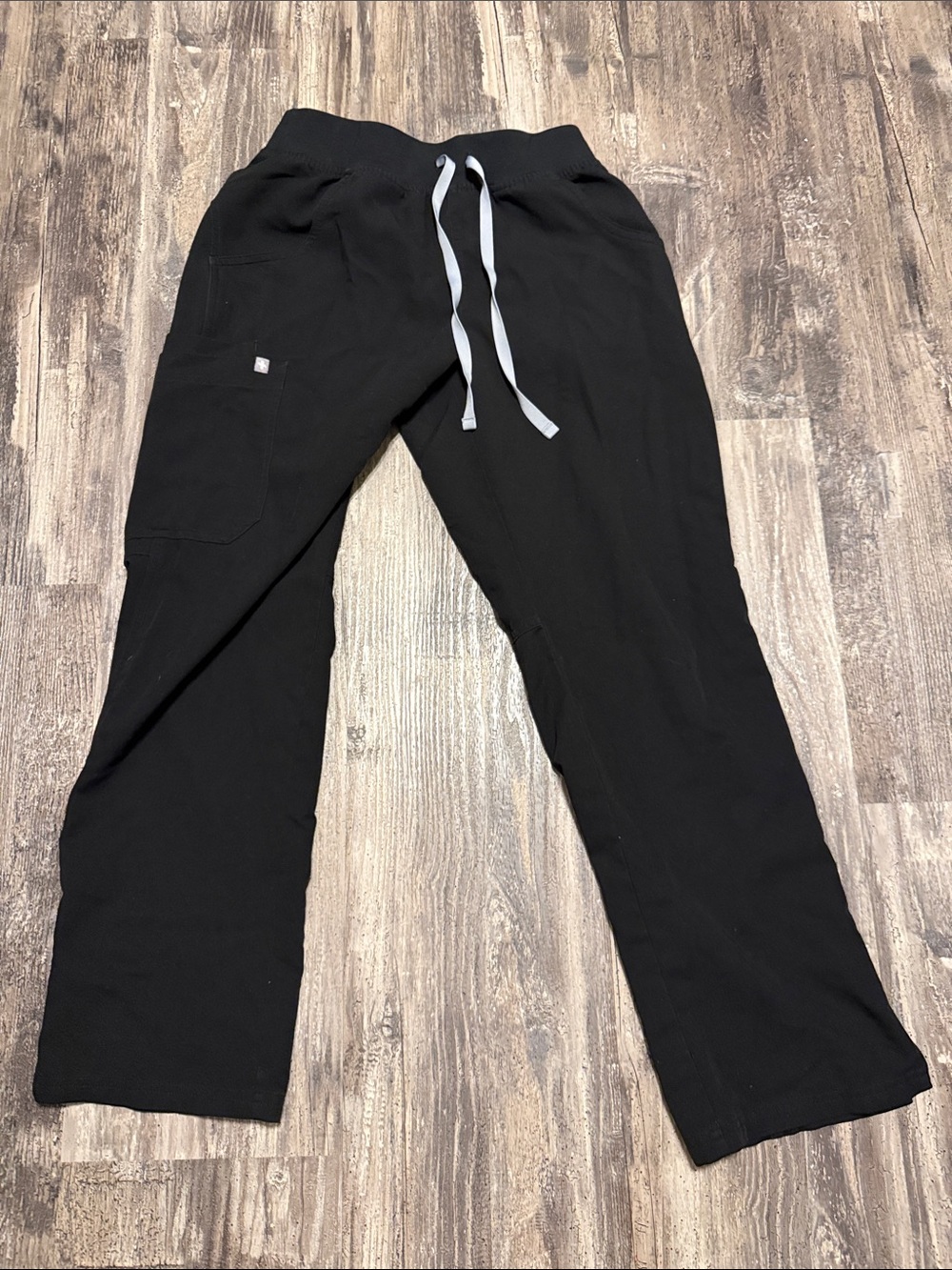 Figs Women's Wide Leg Scrub Pants in Black with White Drawstring